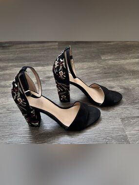 Charlotte Russe Black Embroidered Block Heel Sandals